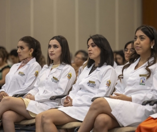 Imposición de mandiles a internos rotativos de la carrera de Nutrición y Dietética – Cohorte mayo 2025 / abril 2026