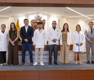 Imposición de mandiles | Carrera de Bioquímica y Farmacia