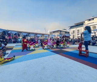 La UTPL participa en el Festival Internacional de Artes Vivas Loja con sus talentosos grupos de arte en la Plaza de la Cultura