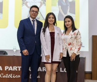 Imposición de mandiles a estudiantes de Fisioterapia