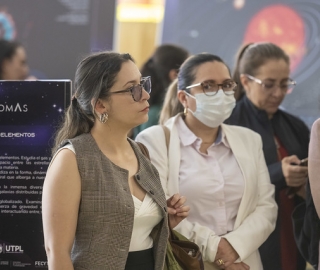 Conversatorio e inauguración de la exposición “Astrónomas” en UTPL
