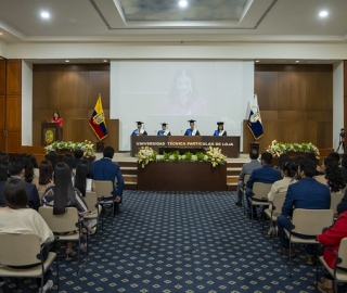 Homenaje a mejores estudiantes UTPL 2025