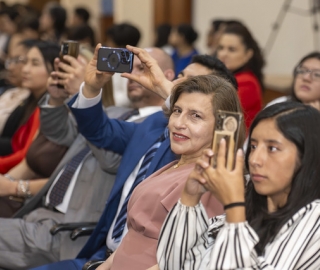 Imposición de Insignias – Carrera de Medicina