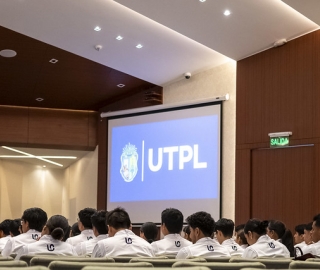Investidura de estudiantes de primer ciclo de la carrera de Gastronomía UTPL