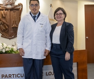 Estudiantes de Fisioterapia reciben sus mandiles