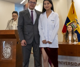 Estudiantes de Fisioterapia reciben sus mandiles