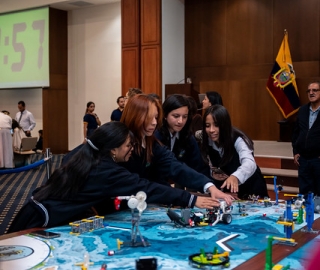 FIRST LEGO en el Innova Fest UTPL FIRST LEGO en el Innova Fest UTPL
