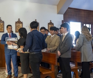 Imposición de mandiles | Carrera de Bioquímica y Farmacia