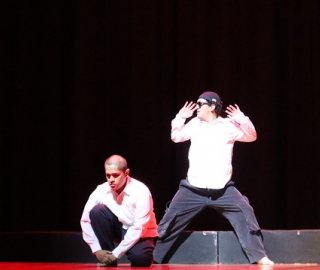 Carrera de Comunicación presentó la obra de teatro "Espejos" Carrera de Comunicación presentó la obra de teatro "Espejos"