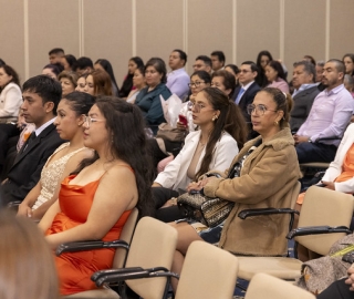 Imposición de mandiles a estudiantes de Fisioterapia