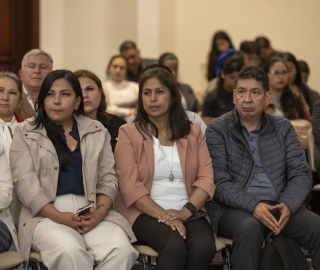 UTPL reconoció el compromiso de los abanderados de los colegios de Loja por su excelencia académica