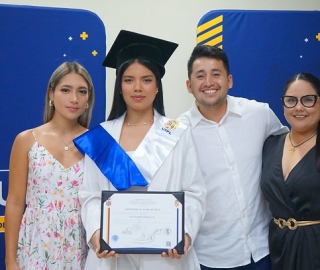 Nuevos profesionales de Galápagos recibieron su título