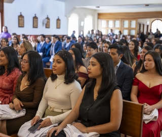 Ceremonia de imposición de mandiles a los estudiantes de 7mo ciclo de la carrera de Psicología Clínica