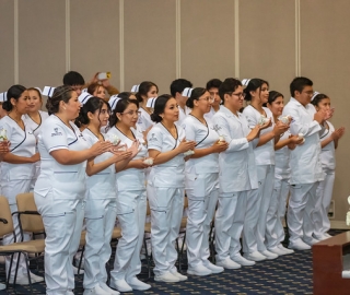 Ceremonia de Imposición de Insignias – Enfermería Cohorte 2026–2027