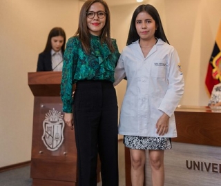 Imposición de mandiles a estudiantes de la carrera de Psicología Clínica Imposición de mandiles a estudiantes de la carrera de Psicología Clínica