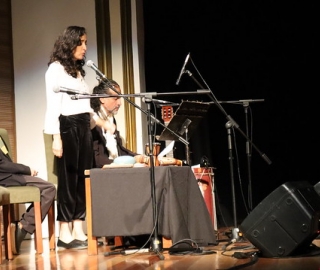 Carrera de Comunicación presentó la obra de teatro "Espejos" Carrera de Comunicación presentó la obra de teatro "Espejos"