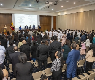 Imposición de insignias a estudiantes de Enfermería