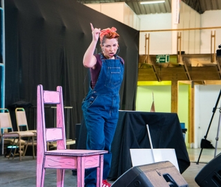 Presentación del microteatro Mujerón - Lucha femenina por la igualdad de los derechos Presentación del microteatro Mujerón - Lucha femenina por la igualdad de los derechos