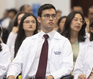 Imposición de Insignias – Carrera de Medicina Imposición de Insignias – Carrera de Medicina