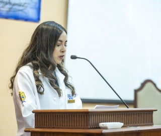 Imposición de mandiles a estudiantes de Nutrición y Dietética Imposición de mandiles a estudiantes de Nutrición y Dietética