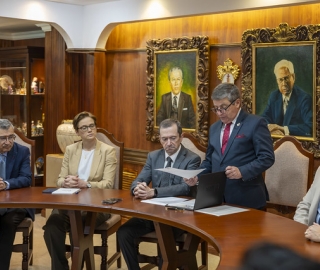 Posesión de autoridades académicas y ejecutivas