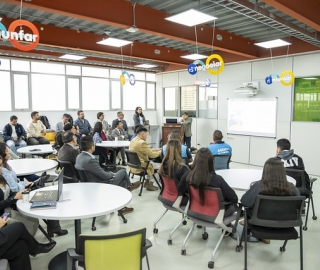 Presentación del libro "Seguridad, Paz y Desarrollo" de César Ulloa