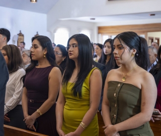 Imposición de Insignias – Carrera de Medicina