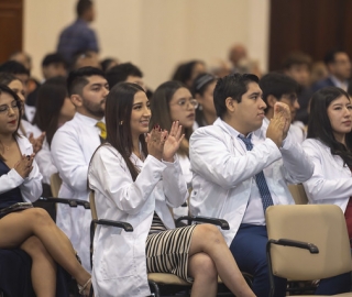 Ceremonia de imposición de mandiles a los estudiantes de 7mo ciclo de la carrera de Psicología Clínica Ceremonia de imposición de mandiles a los estudiantes de 7mo ciclo de la carrera de Psicología Clínica