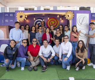 La UTPL participa en el Festival Internacional de Artes Vivas Loja con sus talentosos grupos de arte en la Plaza de la Cultura