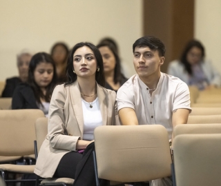 Imposición de mandiles a los estudiantes de Medicina