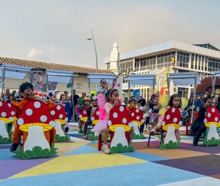 La UTPL participa en el Festival Internacional de Artes Vivas Loja con sus talentosos grupos de arte en la Plaza de la Cultura