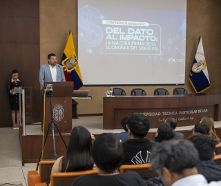 Conferencia Magistral “Del dato al impacto: la materia prima de la economía del siglo XXI”.