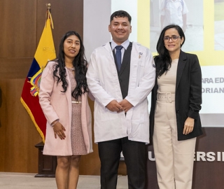 Imposición de mandiles a estudiantes de Fisioterapia