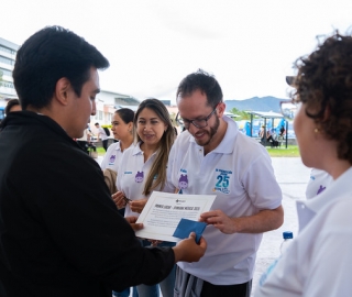 Desfile de Promociones y Ginkana – 25 Años de Medicina UTPL Desfile de Promociones y Ginkana – 25 Años de Medicina UTPL