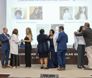 Ceremonia de imposición de mandiles a los estudiantes de 7mo ciclo de la carrera de Psicología Clínica