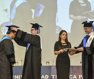 Acto Solemne de Inauguración del Año Académico 2019 - 2020 e Incorporación de nuevos doctores al Claustro UTPL Acto Solemne de Inauguración del Año Académico 2019 - 2020 e Incorporación de nuevos doctores al Claustro UTPL