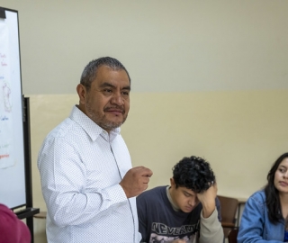 Aldea Global: La internacionalización de la práctica artística dictado por el docente Óscar Verde, de la Universidad Autónoma de México Aldea Global: La internacionalización de la práctica artística dictado por el docente Óscar Verde, de la Universidad Autónoma de México