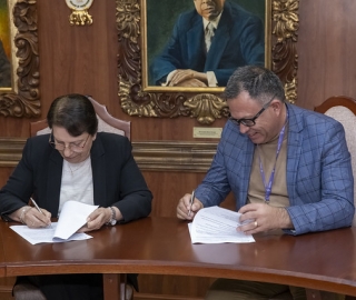 Firma de Convenio - UTPL y Gobernación de la Provincia de Loja