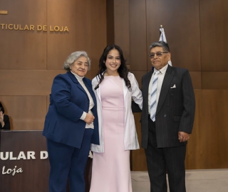 Imposición de Insignias – Carrera de Medicina