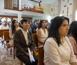 Imposición de mandiles a estudiantes de Fisioterapia