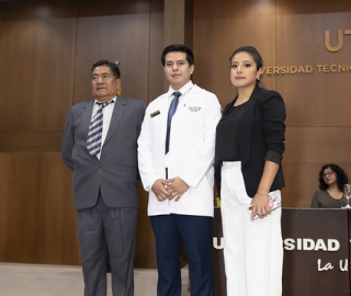 Imposición de Insignias – Carrera de Medicina