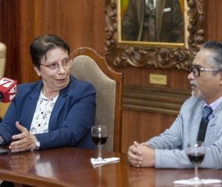 Firma convenio entre la UTPL y el Colegio de Abogados de Loja Firma convenio entre la UTPL y el Colegio de Abogados de Loja