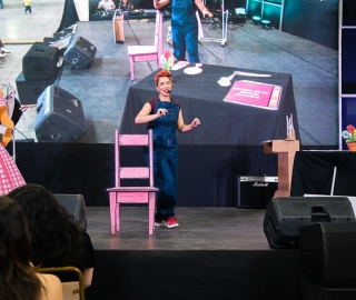 Presentación del microteatro Mujerón - Lucha femenina por la igualdad de los derechos Presentación del microteatro Mujerón - Lucha femenina por la igualdad de los derechos