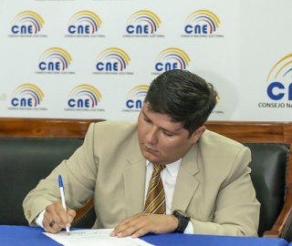Firma de convenio interinstitucional entre CNE Zamora y UTPL Firma de convenio interinstitucional entre CNE Zamora y UTPL