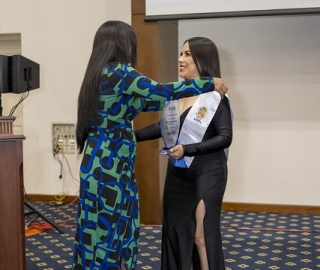 UTPL Escuela de Negocios reconoció el esfuerzo, dedicación y excelencia académica de sus mejores egresados. UTPL Escuela de Negocios reconoció el esfuerzo, dedicación y excelencia académica de sus mejores egresados.