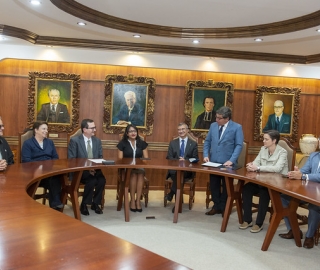 Designación y posesión de Directora General de Vinculación con la Sociedad Designación y posesión de Directora General de Vinculación con la Sociedad