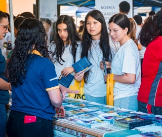 Participación en Feria de Ofertas Académicas Gualaquiza