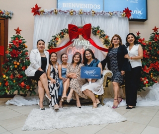 Cenas de navideñas UTPL 2025