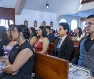 Imposición de mandiles | Carrera de Bioquímica y Farmacia