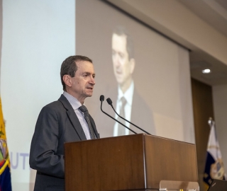 Simposio de Obesidad: Retos y Perspectivas en la Atención Integral